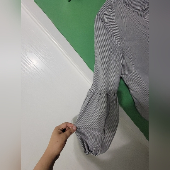 Elliott Lauren Striped Blouse - Picture 5 of 5